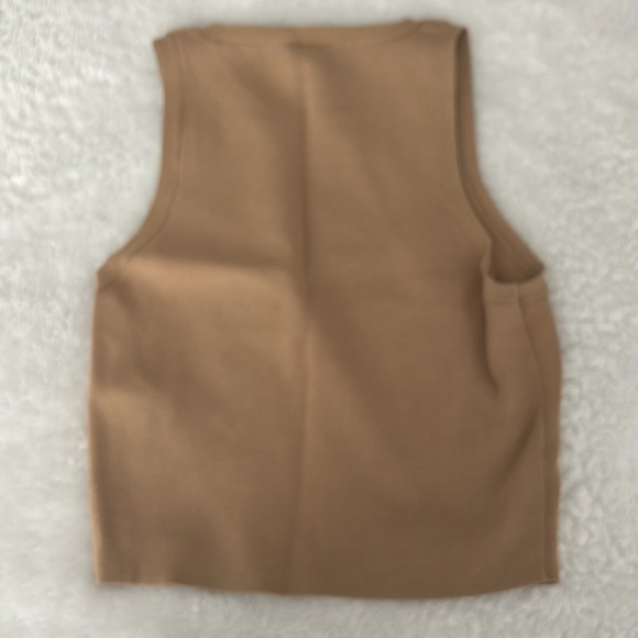 Zara Form Fitted Tank - Picture 3 of 3